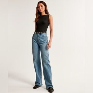 Abercrombie High Rise 90’s Relaxed Jean - 27